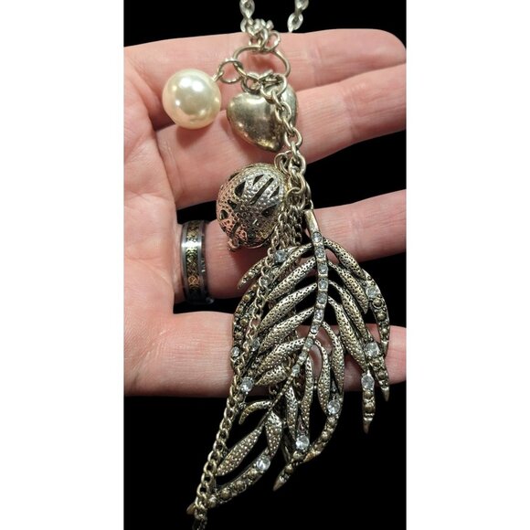 Avenue Y2K Cluster Charm Pendant Necklace - Picture 3 of 9